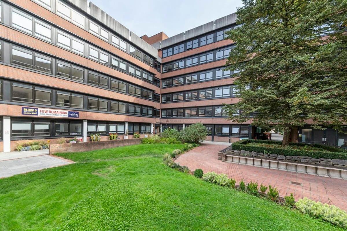 Modern And Stylish 1 Bed Apartment In East Grinstead Exterior foto